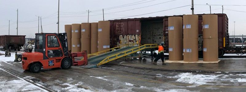Box Car with Peper Rolls load adjustment